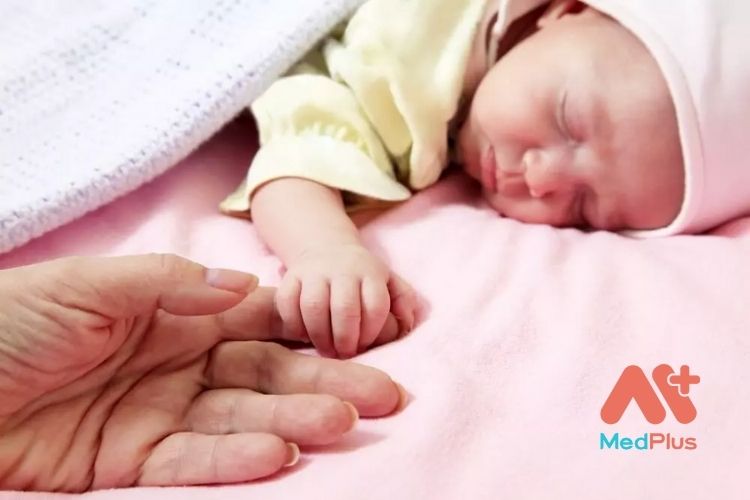 Bảo hiểm chăm sóc sức khỏe Eroscare Baby bao gồm quyền lợi tiêm vacxin và khám sức khỏe định kỳ