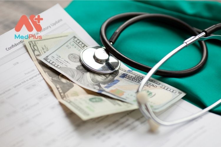 bảo hiểm sức khỏe giúp chi trả những chi phí y tế, tiền thuốc đắt đỏ